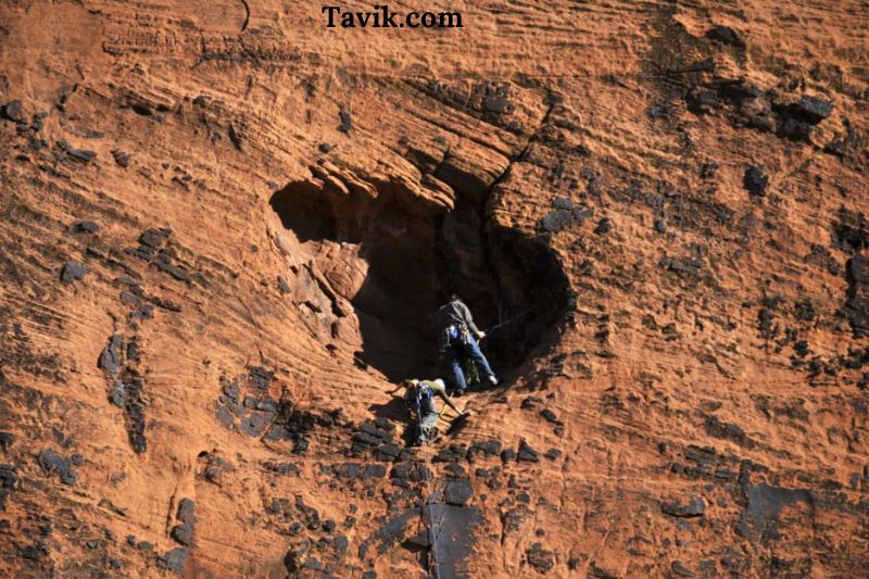 Rock climbing in Snow Canyon State Park